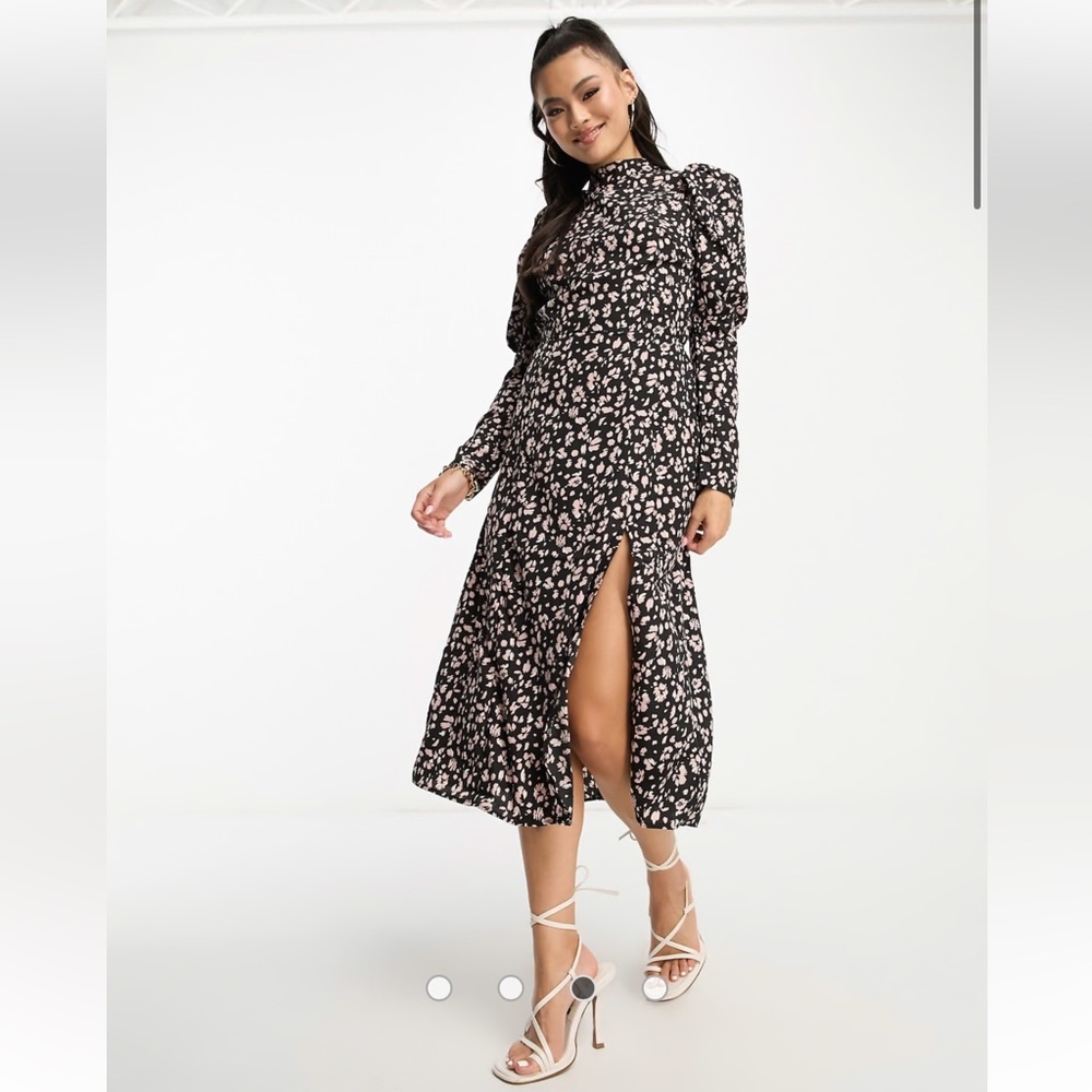 NWT AX Paris Midi Dress with Ruched Sleeves in Black Floral